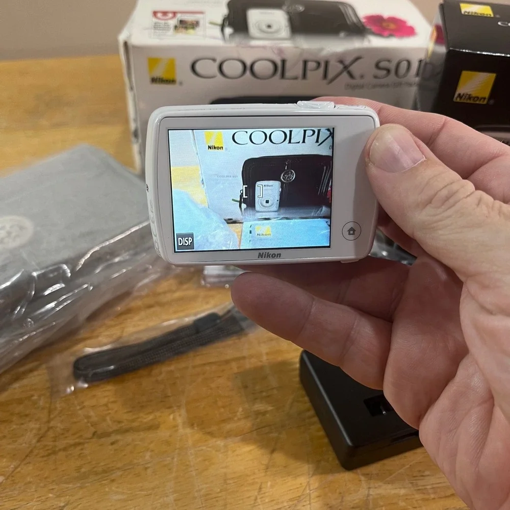 Nikon coolpix s01